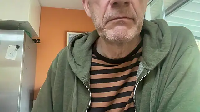 Snapshot of tauromolo chatting on April 7, 2026, 4:20 pm tauromolo online show from April 7, 2026, 4:20 pm