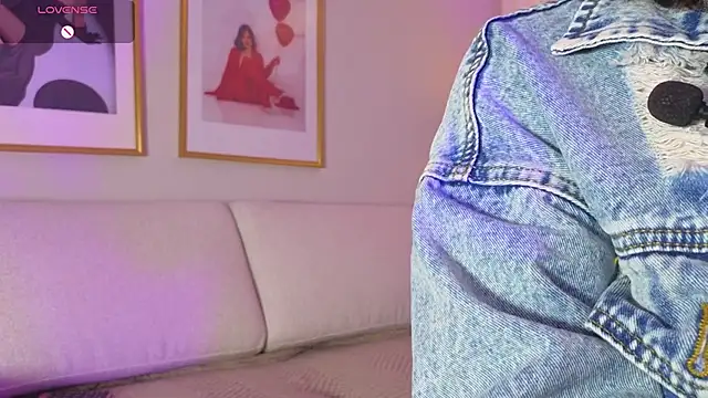 Alice milf  online show from March 28, 2026, 3:13 pm