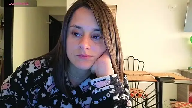 Alice milf  online show from September 24, 2025, 2:34 pm