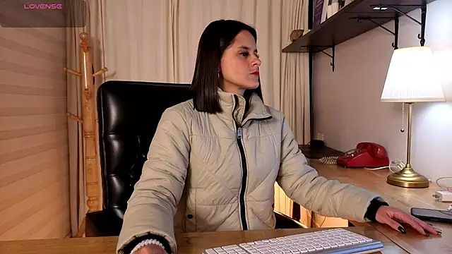 Alice milf  online show from January 11, 2026, 11:06 am