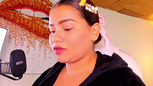 loly marce online show from March 6, 2025, 9:09 pm