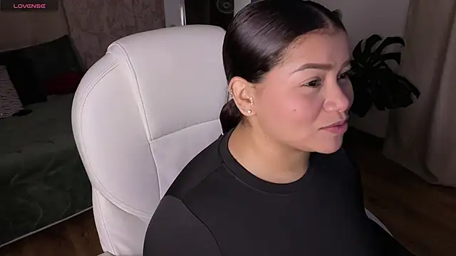 loly marce online show from November 28, 2025, 8:31 pm