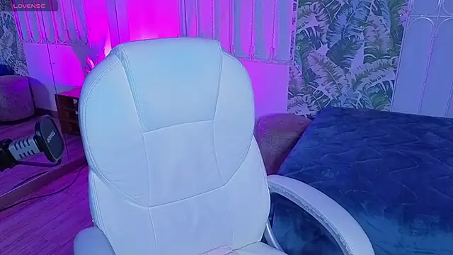 loly marce online show from May 15, 2026, 8:07 pm