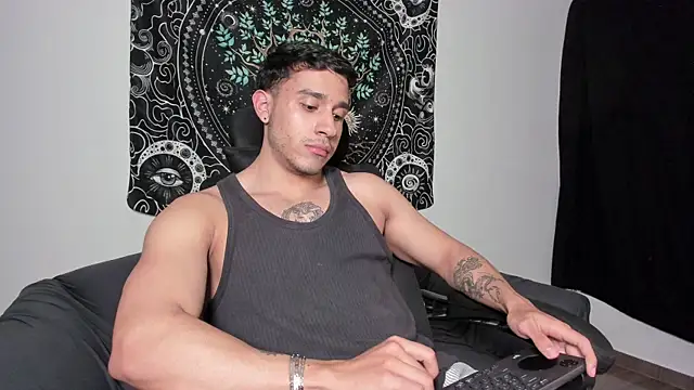 JayMarcos  online show from March 10, 2025, 5:43 am