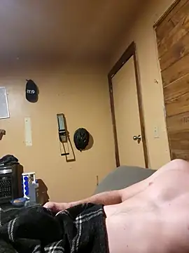 BigDDave6979 online show from February 18, 2025, 11:08 pm