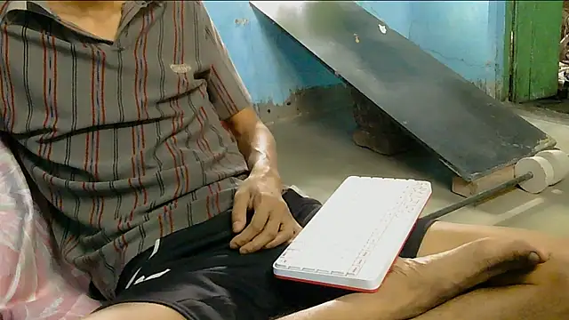 Alex Suman25 online show from April 8, 2026, 7:54 am