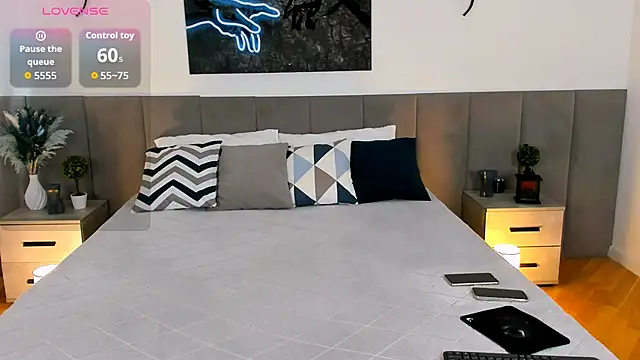 MiaBecky online show from September 18, 2025, 5:21 am