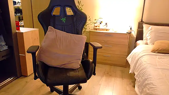 joycesilver online show from March 1, 2026, 7:30 am