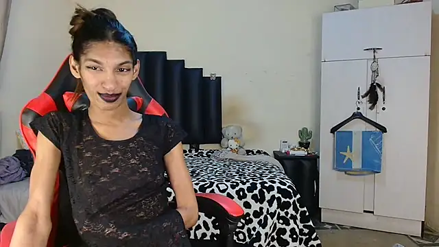 Snapshot of Silkylicious chatting on July 13, 2026, 12:00 am Silkylicious online show from July 13, 2026, 12:00 am