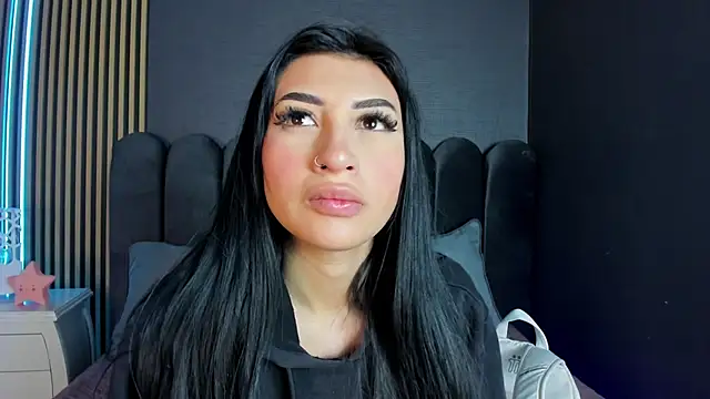 Nicolette ks  online show from April 22, 2026, 4:41 am