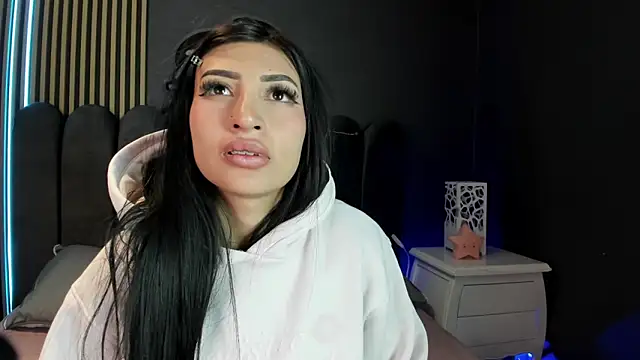 Snapshot of Nicolette_ks_ chatting on June 13, 2026, 5:27 am Nicolette ks online show from June 13, 2026, 5:27 am