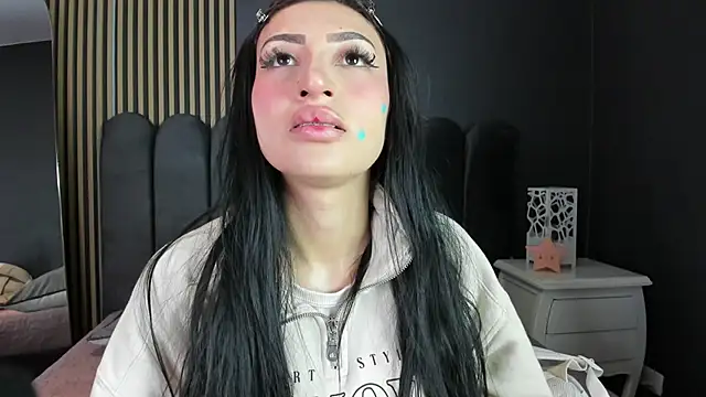Nicolette ks  online show from May 22, 2026, 4:54 am