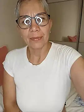 Snapshot of luz_bella chatting on December 29, 2024, 3:22 am luz bella online show from December 29, 2024, 3:22 am