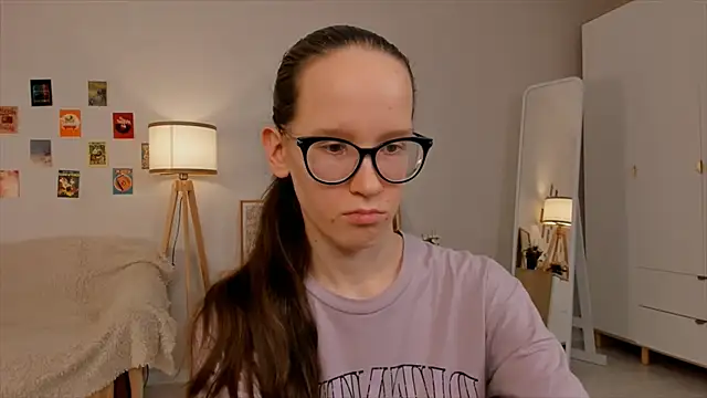 BettyBrowni online show from March 13, 2025, 7:17 pm