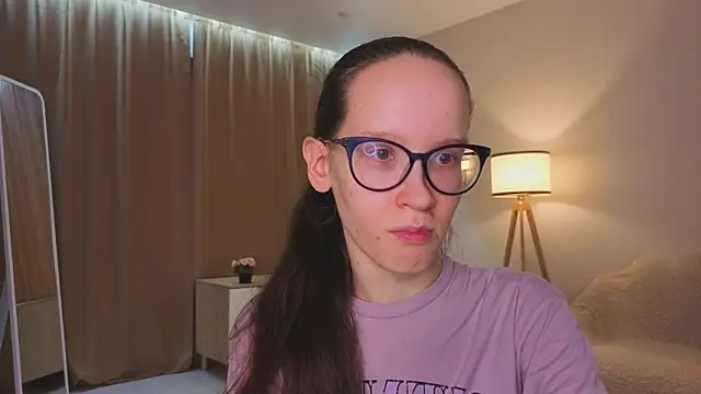 Snapshot of BettyBrowni chatting on December 19, 2025, 4:09 pm BettyBrowni online show from December 19, 2025, 4:09 pm