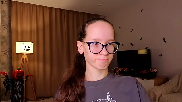 BettyBrowni online show from November 5, 2025, 4:10 pm