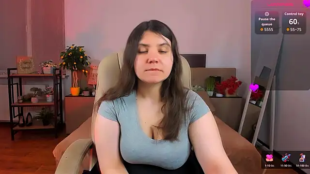 Snapshot of Viola__Shy chatting on February 18, 2026, 8:49 pm Viola Shy online show from February 18, 2026, 8:49 pm