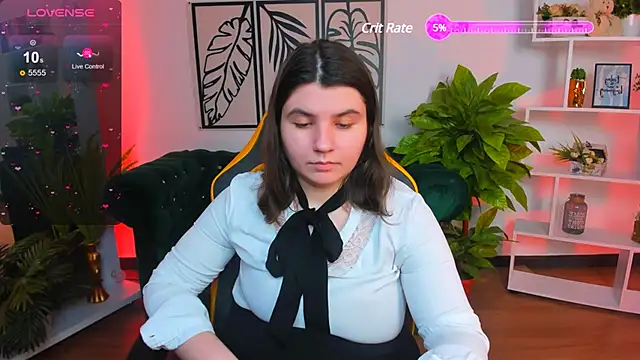 Viola  Shy online show from March 12, 2025, 3:46 am