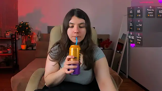 Snapshot of Viola__Shy chatting on February 20, 2026, 9:17 pm Viola Shy online show from February 20, 2026, 9:17 pm