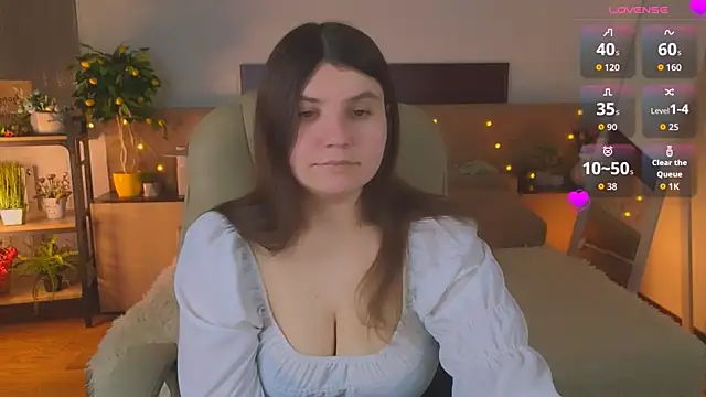 Snapshot of Viola__Shy chatting on April 29, 2026, 8:04 pm Viola Shy online show from April 29, 2026, 8:04 pm
