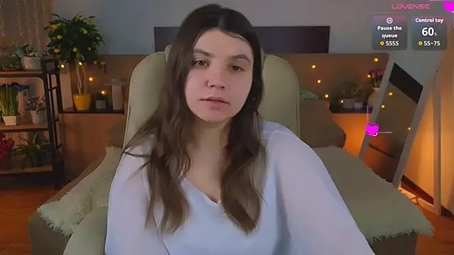 Snapshot of Viola__Shy chatting on May 10, 2026, 8:11 pm Viola Shy online show from May 10, 2026, 8:11 pm