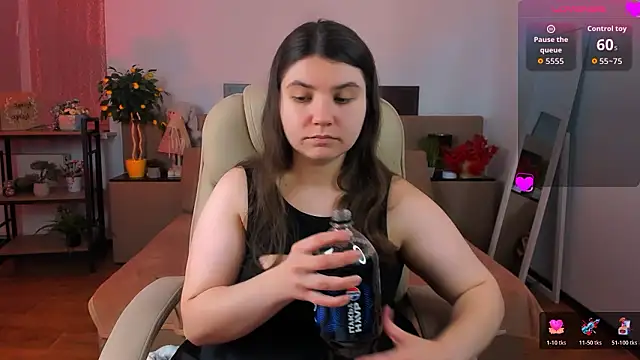 Viola  Shy online show from March 10, 2026, 9:19 pm