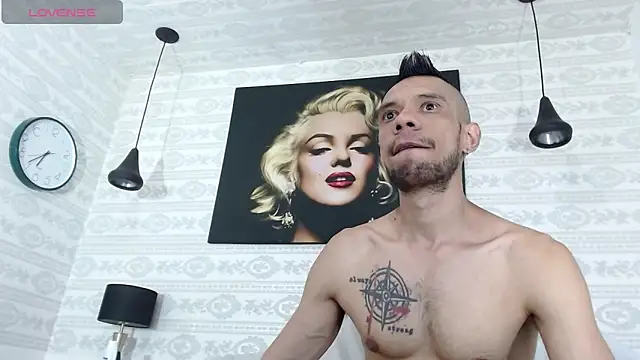 BIGZEHUZ online show from October 24, 2025, 11:37 pm