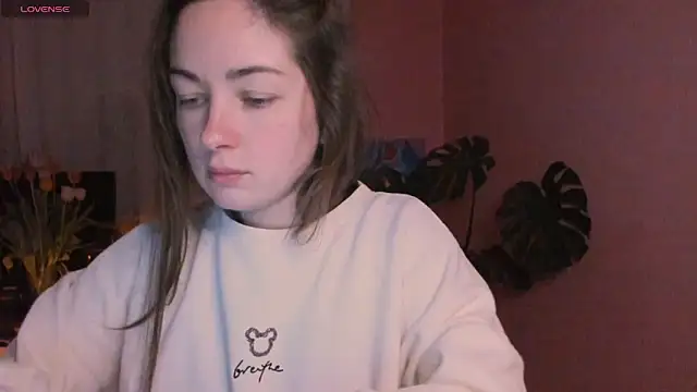 cClandesTina online show from March 12, 2025, 9:35 pm