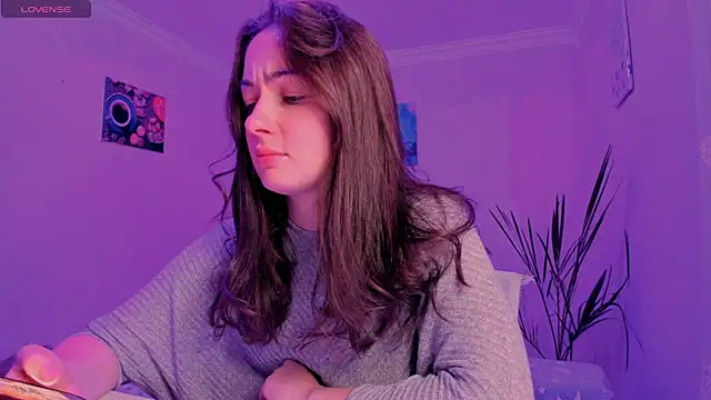 cClandesTina online show from September 26, 2025, 9:43 pm