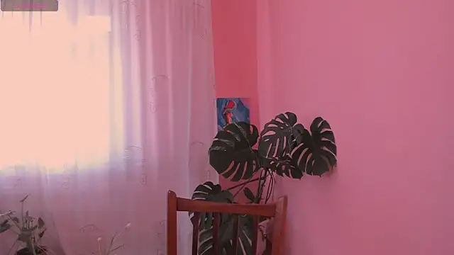 cClandesTina online show from March 16, 2025, 12:55 pm