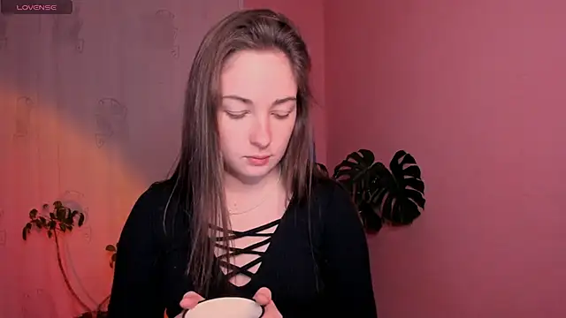 cClandesTina online show from March 19, 2025, 8:32 pm