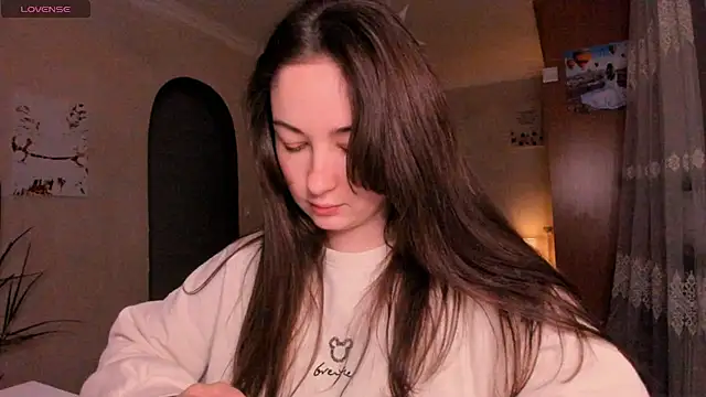 cClandesTina online show from March 6, 2026, 9:43 pm