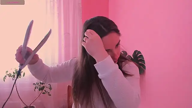 cClandesTina online show from March 20, 2025, 12:22 pm