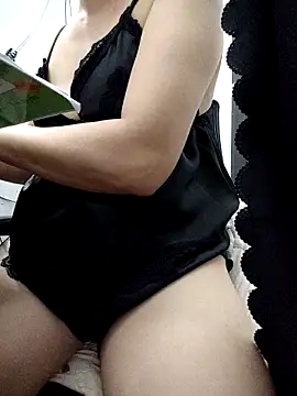 Haralushiaaa online show from October 8, 2025, 5:13 pm