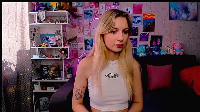 Snapshot of Maria_Hunt chatting on February 5, 2025, 6:35 am Maria Hunt online show from February 5, 2025, 6:35 am