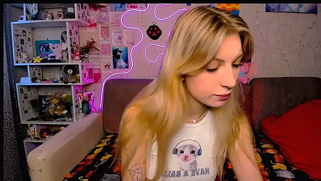 Snapshot of Maria_Hunt chatting on January 15, 2025, 4:25 am Maria Hunt online show from January 15, 2025, 4:25 am