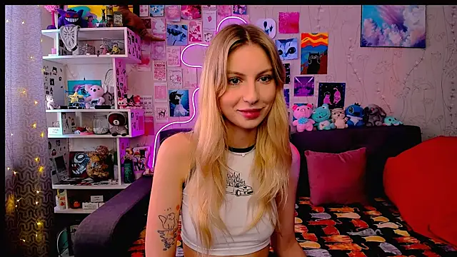 Snapshot of Maria_Hunt chatting on February 18, 2025, 4:37 am Maria Hunt online show from February 18, 2025, 4:37 am