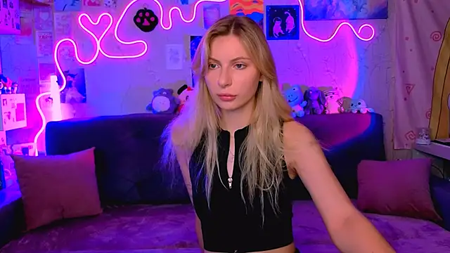 Snapshot of Maria_Hunt chatting on September 23, 2025, 6:31 am Maria Hunt online show from September 23, 2025, 6:31 am