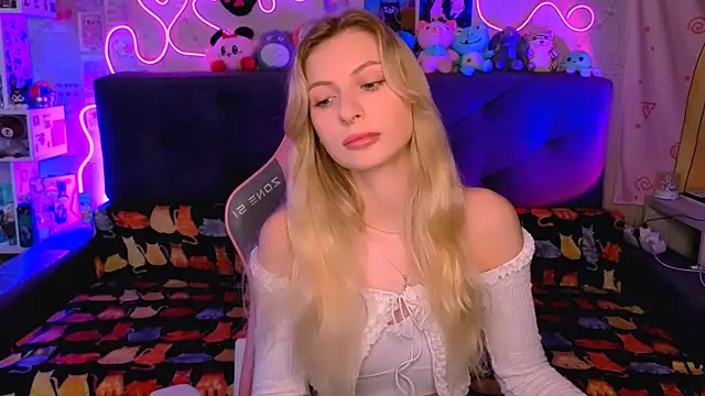 Snapshot of Maria_Hunt chatting on November 19, 2025, 5:29 am Maria Hunt online show from November 19, 2025, 5:29 am