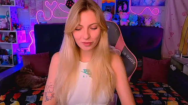 Snapshot of Maria_Hunt chatting on October 2, 2025, 4:16 am Maria Hunt online show from October 2, 2025, 4:16 am