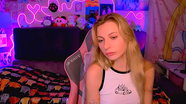 Snapshot of Maria_Hunt chatting on October 8, 2025, 4:58 am Maria Hunt online show from October 8, 2025, 4:58 am