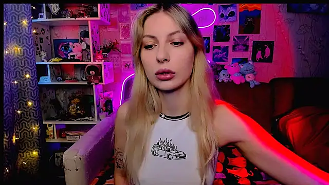 Snapshot of Maria_Hunt chatting on January 21, 2025, 3:15 am Maria Hunt online show from January 21, 2025, 3:15 am