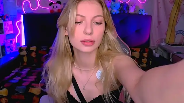 Snapshot of Maria_Hunt chatting on November 22, 2025, 3:49 am Maria Hunt online show from November 22, 2025, 3:49 am