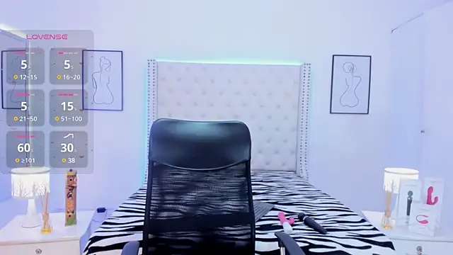 Snapshot of Coco_Balenciaga_ chatting on February 13, 2025, 12:11 pm Coco Balenciaga online show from February 13, 2025, 12:11 pm