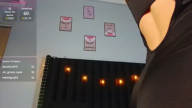 littleebluee online show from February 28, 2025, 3:04 am