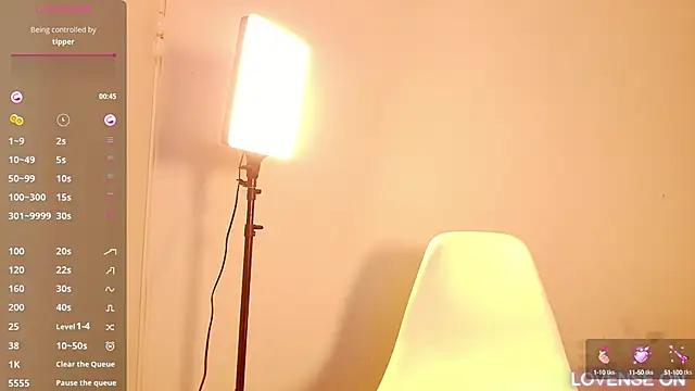 littleebluee online show from March 15, 2025, 2:46 am