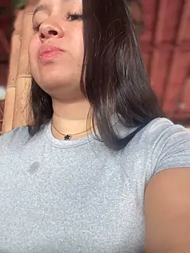 Pretty Isadora online show from October 5, 2025, 7:04 pm