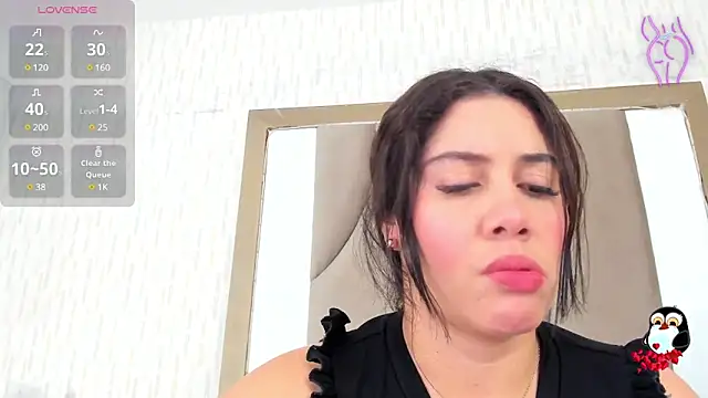 Snapshot of ThyaraJhons chatting on March 15, 2025, 11:51 am ThyaraJhons online show from March 15, 2025, 11:51 am