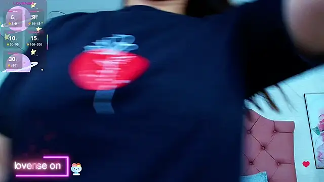 Snapshot of ThyaraJhons chatting on November 12, 2025, 11:58 am ThyaraJhons online show from November 12, 2025, 11:58 am