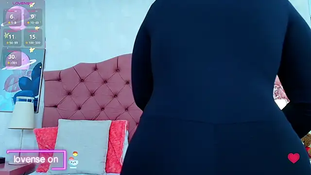 Snapshot of ThyaraJhons chatting on January 9, 2026, 11:50 am ThyaraJhons online show from January 9, 2026, 11:50 am